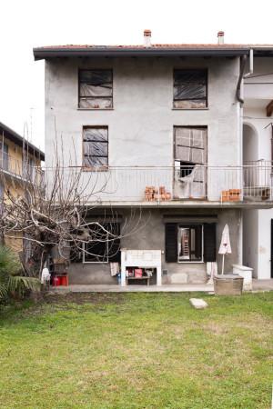 Villa a schiera, Cameri