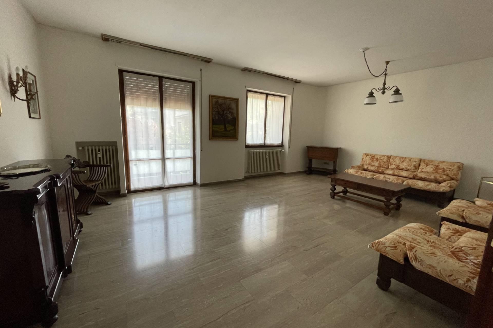 Appartamento in Viale della Vittoria, Pesaro