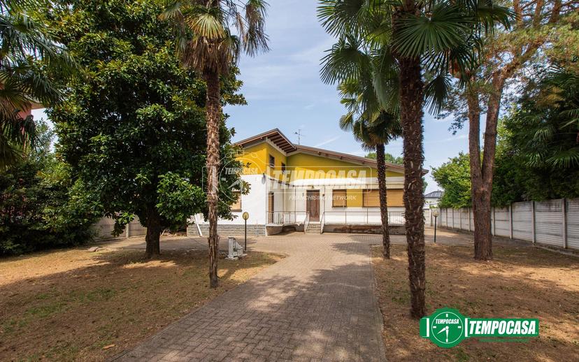 Villa in Via Sardegna 29, Magnago — foto 5 di 5