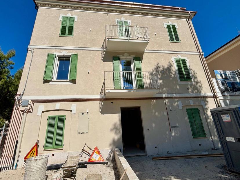 Trilocale in Via Cesare Battisti, Grottammare — foto 2 di 4