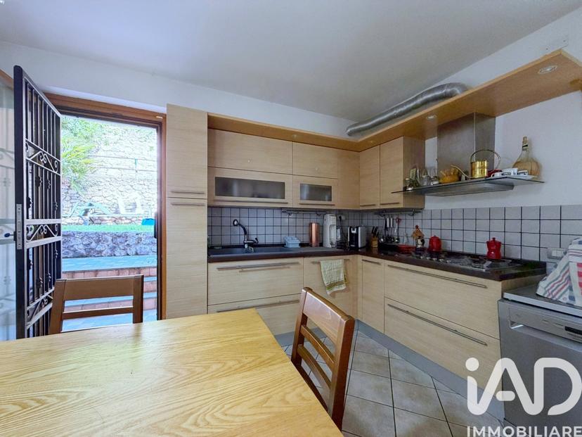 Villa in Via Riccardo Largaiolli 9, Ala