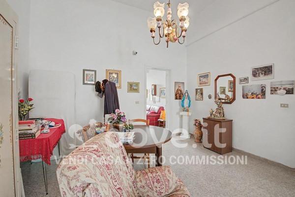 Appartamento in Via Leonardo da Vinci 93, Leverano