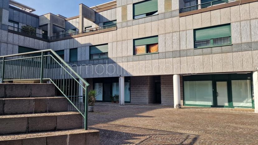Villa bifamiliare in Via Oltrecolle, Como — foto 3 di 5