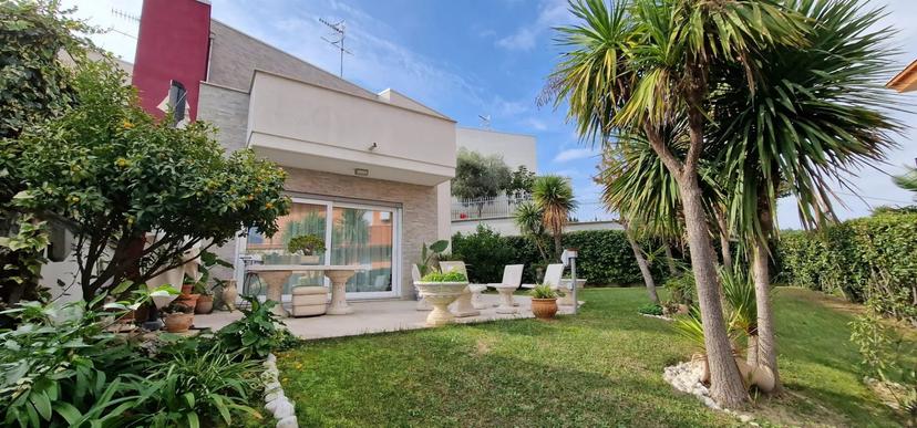 Villa in Via Chiappinello, N. 54, Montesilvano — foto 3 di 5