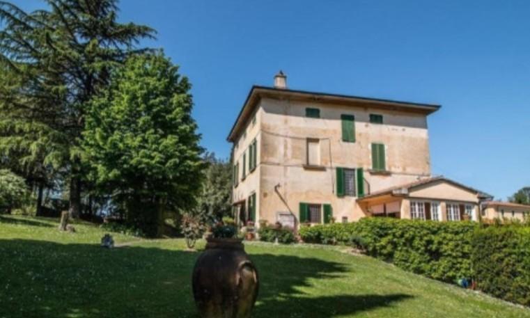 Villa, Terricciola