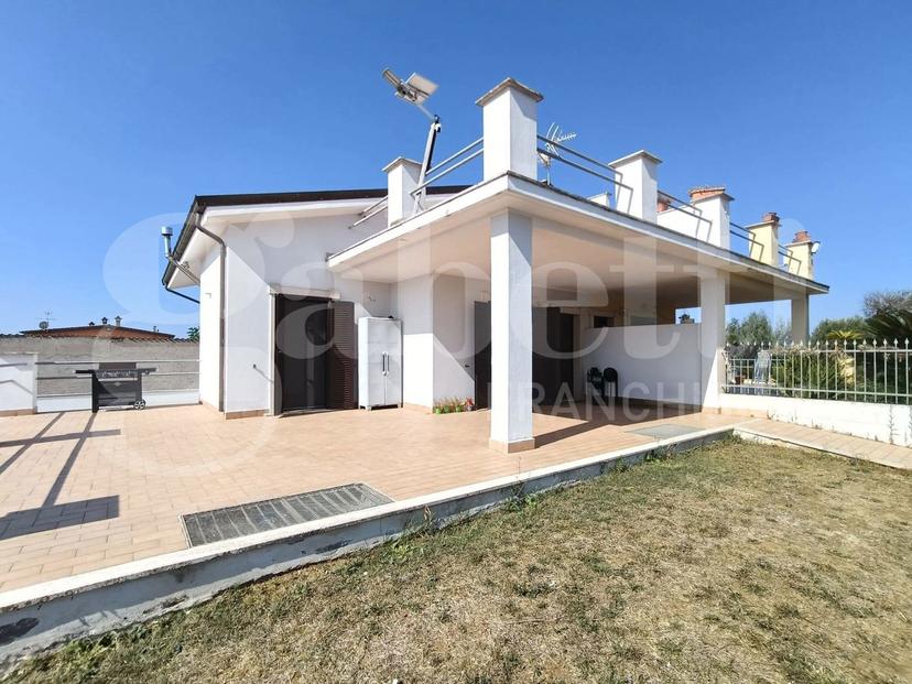 Villa bifamiliare in Via Nettuno Velletri 169, Nettuno