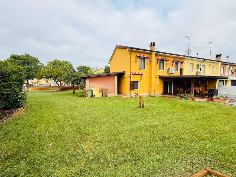 Villa, Poggio Rusco — foto 3 di 5