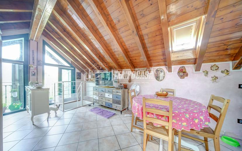 Villa in Via Giuseppe Mazzini 36/B, Biandronno — foto 3 di 5