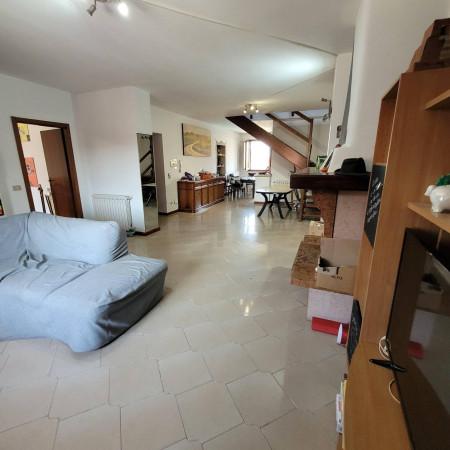 Villa plurifamiliare, Noviglio