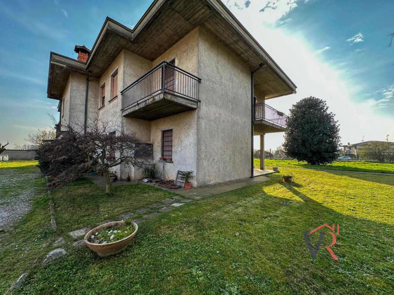Villa in Via Giovanni Boccaccio, Orzinuovi
