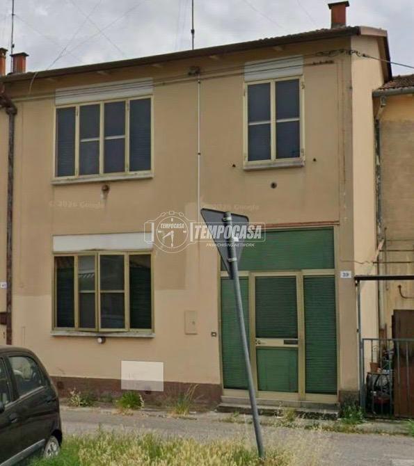 Villa a schiera in Via Rione Massart, Codigoro