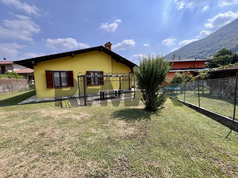 Villa in Via Andrea d\'Albino 30, Albino — foto 2 di 5