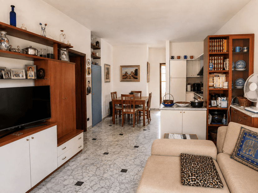 Porzione di casa, Carrara