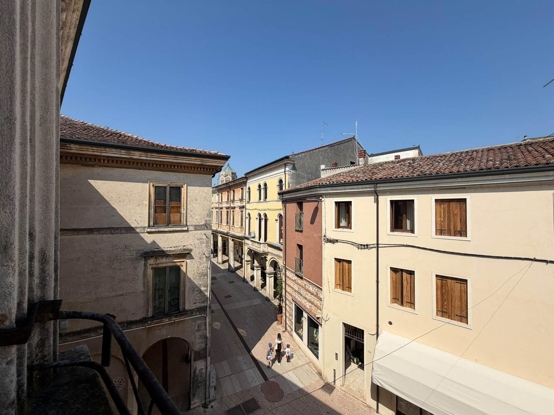 Appartamento in Via Garibaldi, Lonigo