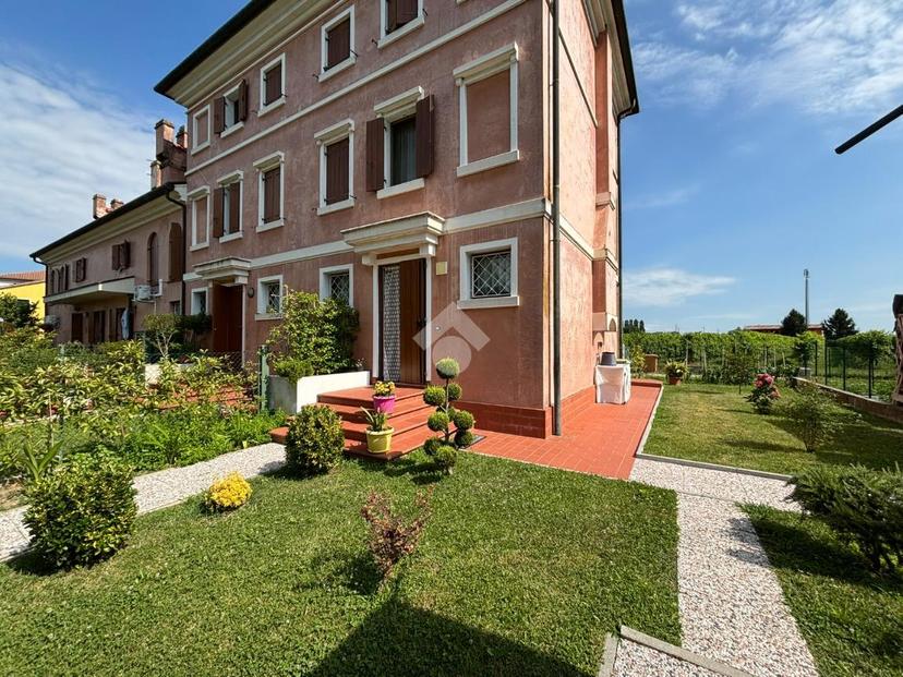 Villa in Via Pier Fortunato Calvi 1, San Biagio di Callalta — foto 3 di 5