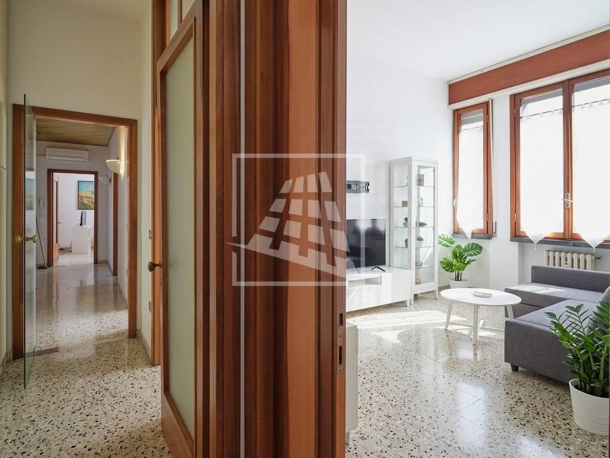 Trilocale in Via Guido da Castello 35, Reggio nell'Emilia