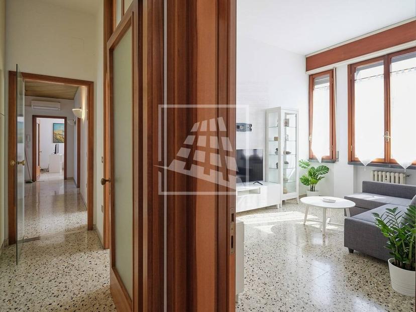 Trilocale in Via Guido da Castello 35, Reggio nell'Emilia