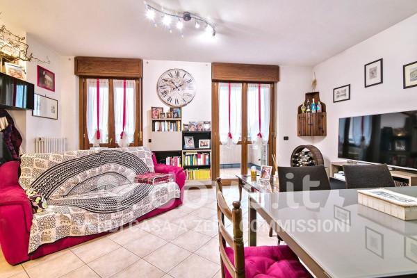 Trilocale in Via Padri Ladie' 2, Casaletto Lodigiano — foto 5 di 5