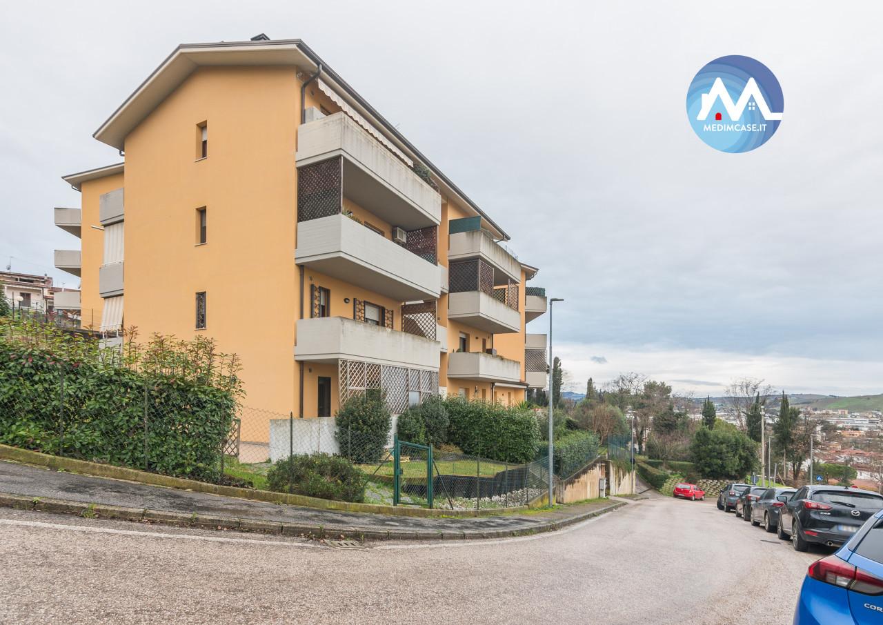 Bilocale in Via La Rocca, Montelabbate