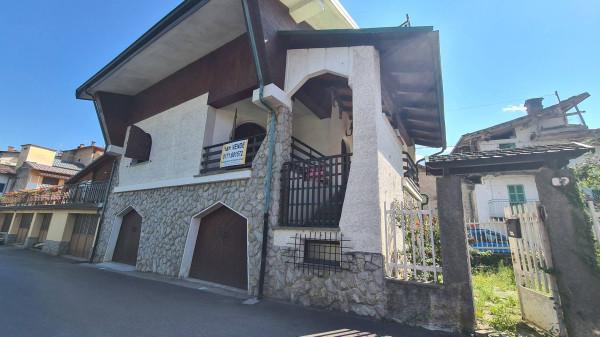 Villa in Via Torri 3, Demonte — foto 2 di 5