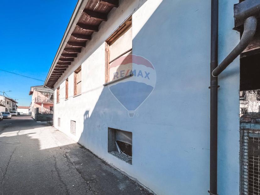 Villa in Via Tavallini, Confienza — foto 3 di 5
