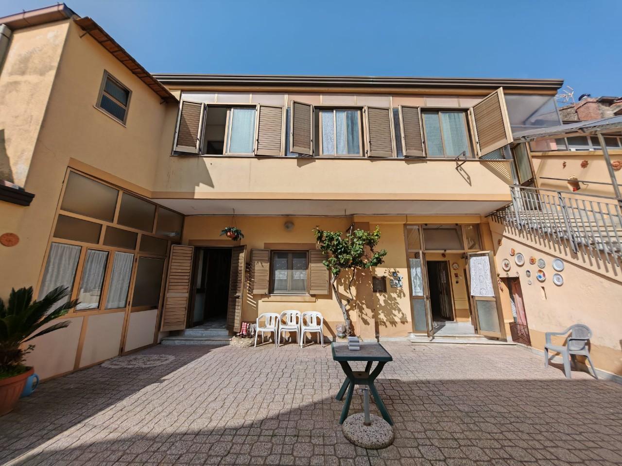 Casa indipendente in Via Nino Bixio, Caserta