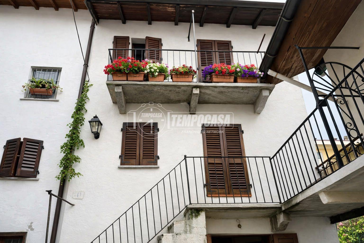 Casa indipendente in Via Antonio Rosmini 28, Verbania