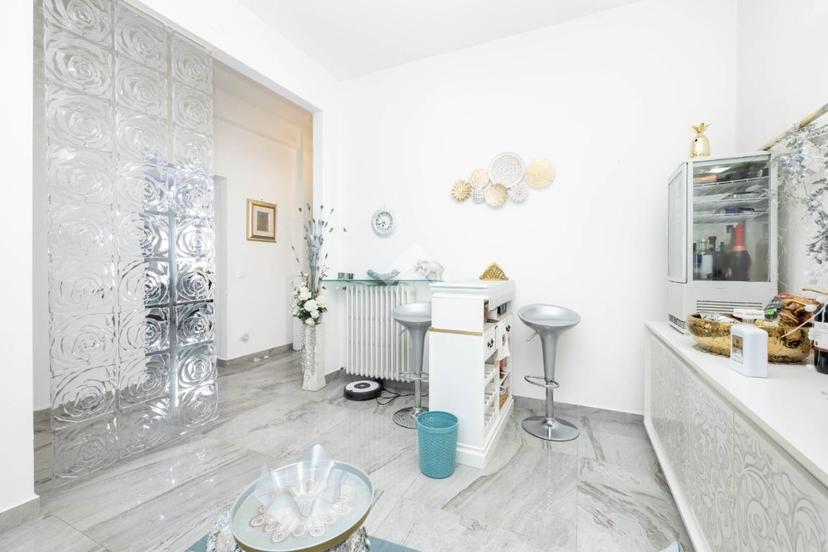 Villa in Via delle Rose 15, Milano