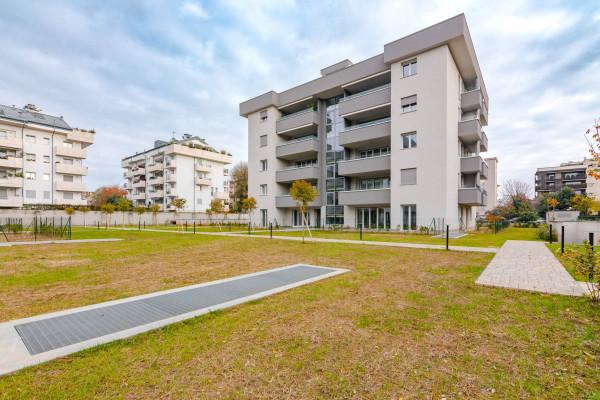 Bilocale in Viale Europa 12, Monza — foto 2 di 5