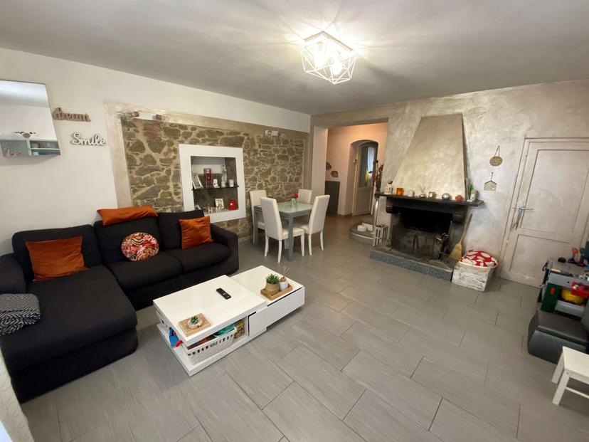 Casa indipendente in Via di Cantagallo   27, Vaiano — foto 2 di 5