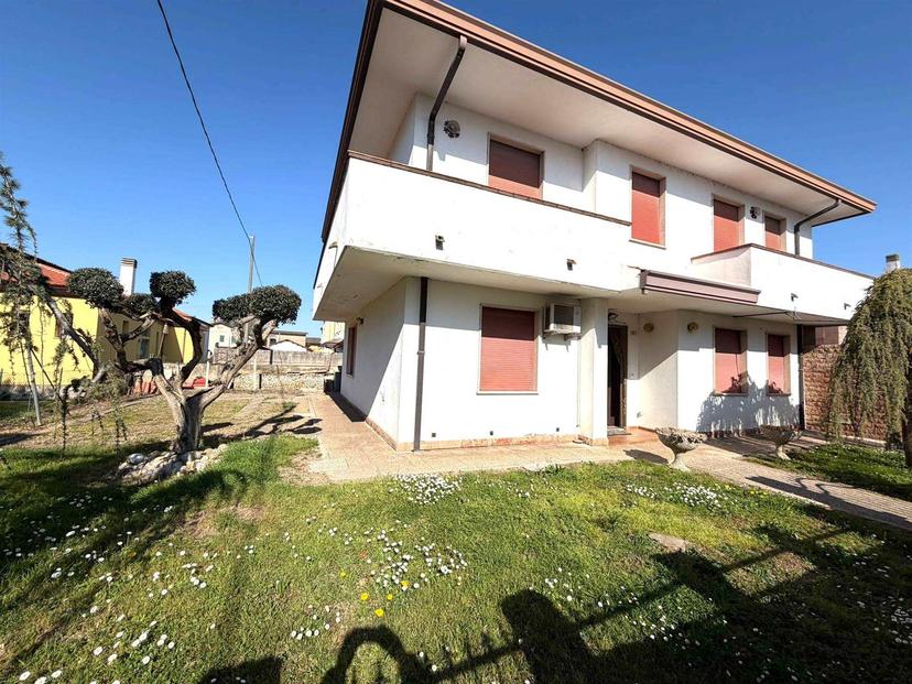Casa indipendente in Via Roma, Pettorazza Grimani — foto 4 di 5