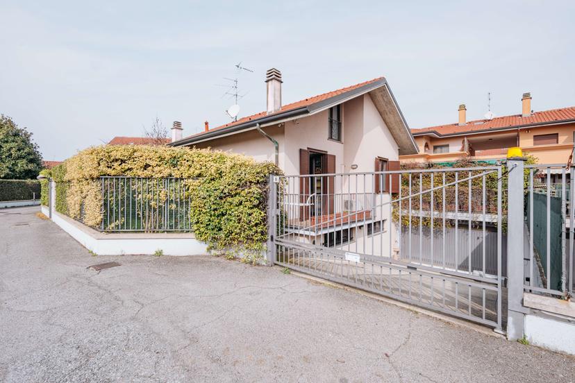 Villa unifamiliare in Via dei Gelsi 18, Busnago