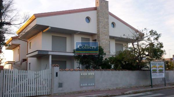 Quadrilocale in Viale di Focene, Fiumicino