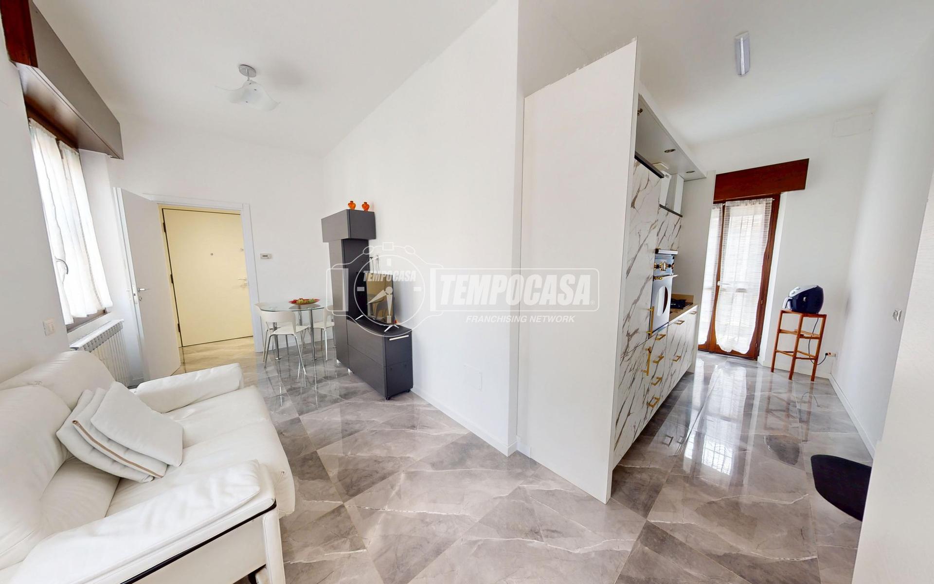 Bilocale in Via a.Sciesa, Cesano Maderno