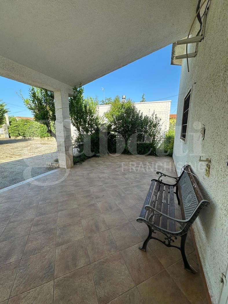 Villa in Zona Via Castel del Monte, Corato