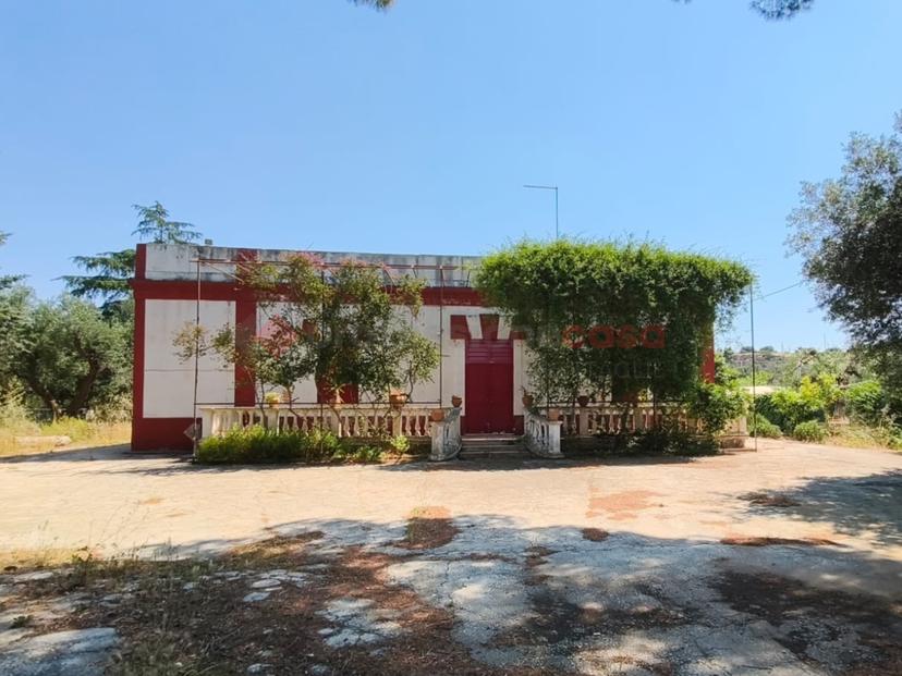 Villa in Viale della Costituzione 26, Grottaglie — foto 2 di 5