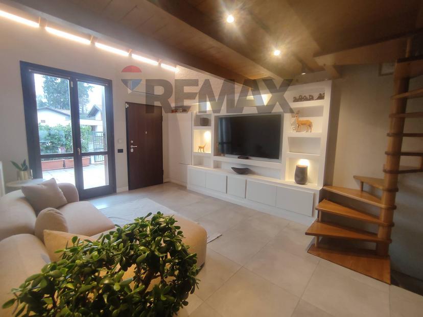 Villa in Via Leonardo da Vinci 26, Fino Mornasco — foto 2 di 5