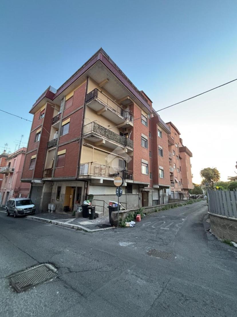 Trilocale in Via Palmiro Togliatti 32, Genzano di Roma — foto 2 di 5