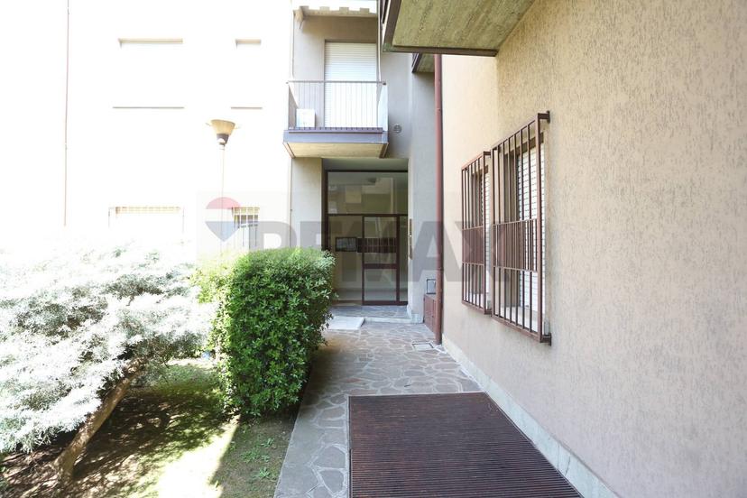 Trilocale in Via Vittorio Veneto 57, Bonate Sotto — foto 2 di 5