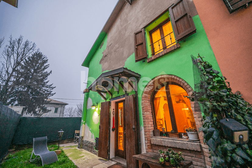 Villa unifamiliare in Via Giuseppe Mazzini 92/1, Cadelbosco di Sopra — foto 3 di 5