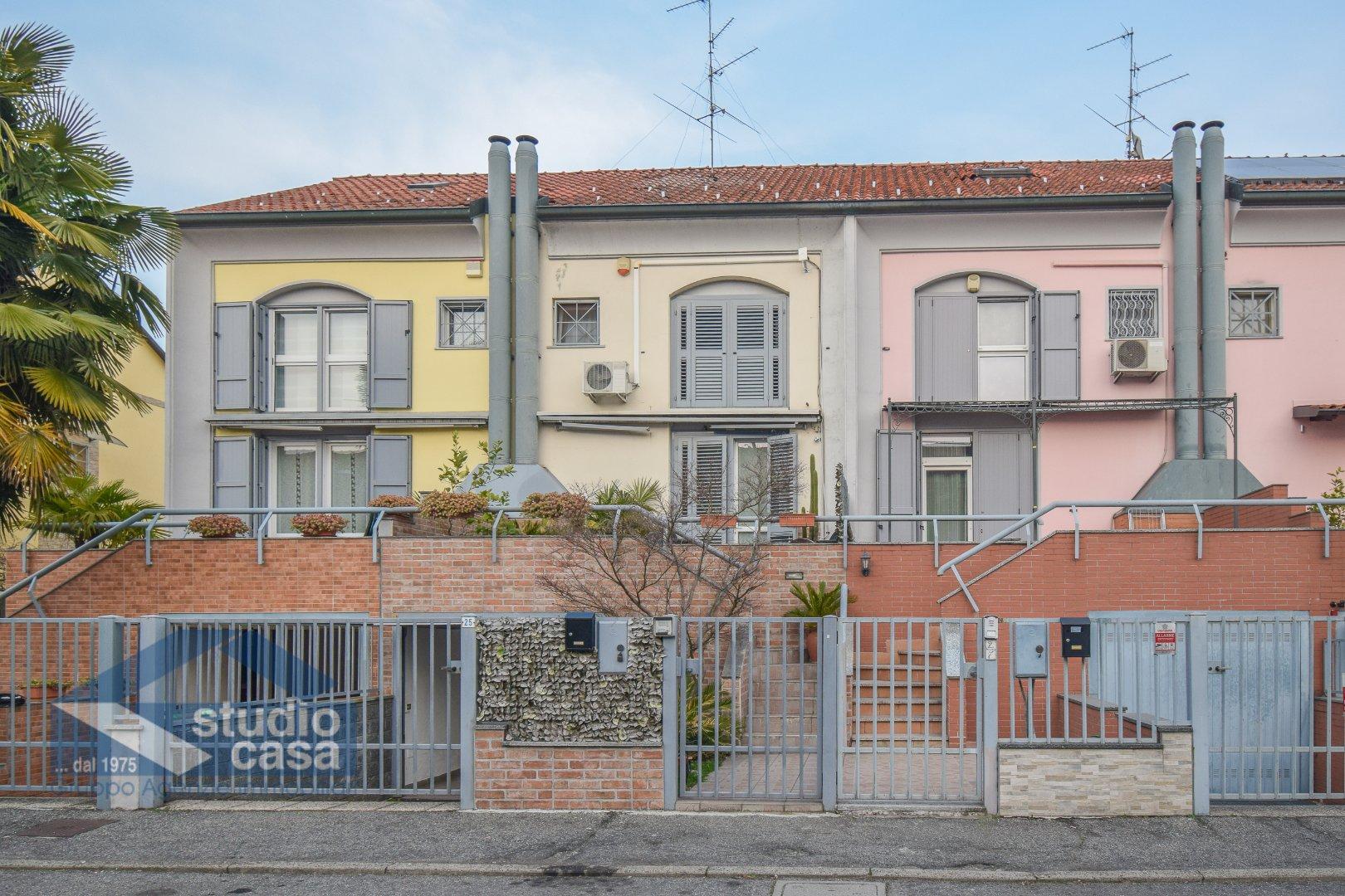 Villa a schiera in Via delle Querce 25, Sant'Angelo Lodigiano