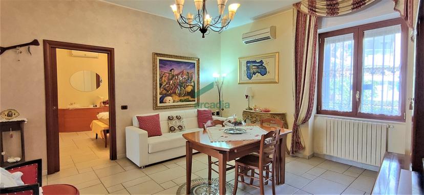 Quadrilocale in Via Peucetia 72, Bari