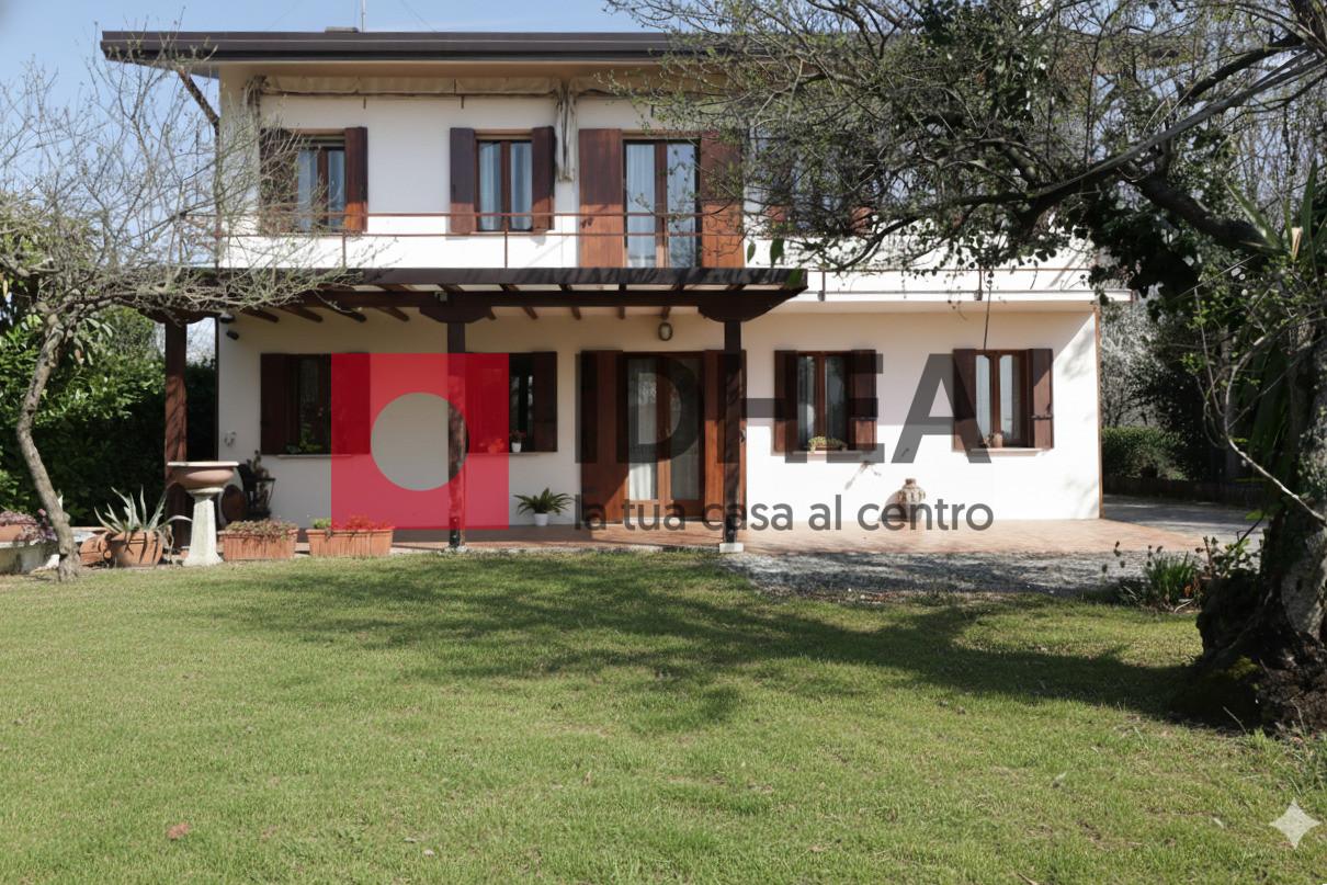 Casa indipendente in Via Grave, Maserada sul Piave