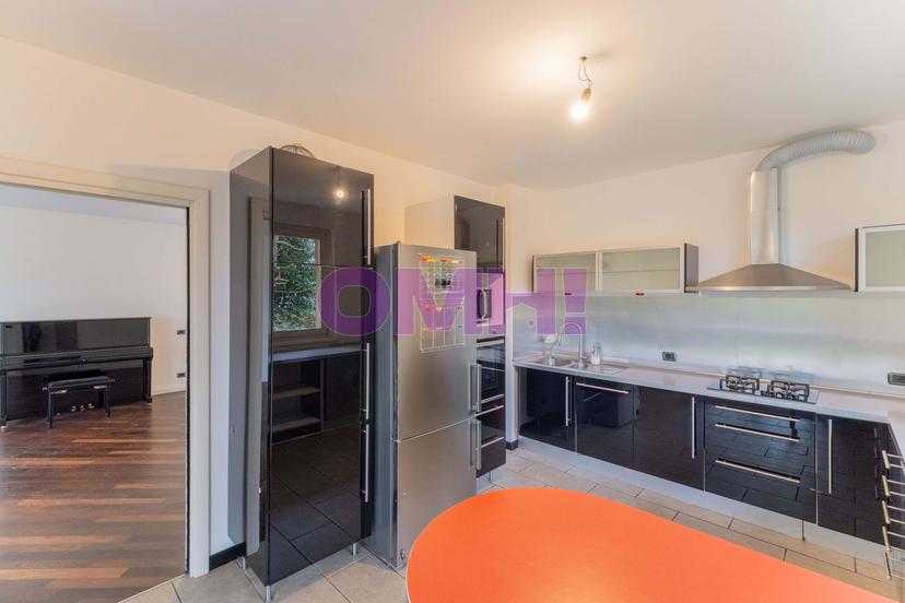 Villa unifamiliare in Via Mazzini 17, Cadorago — foto 2 di 5