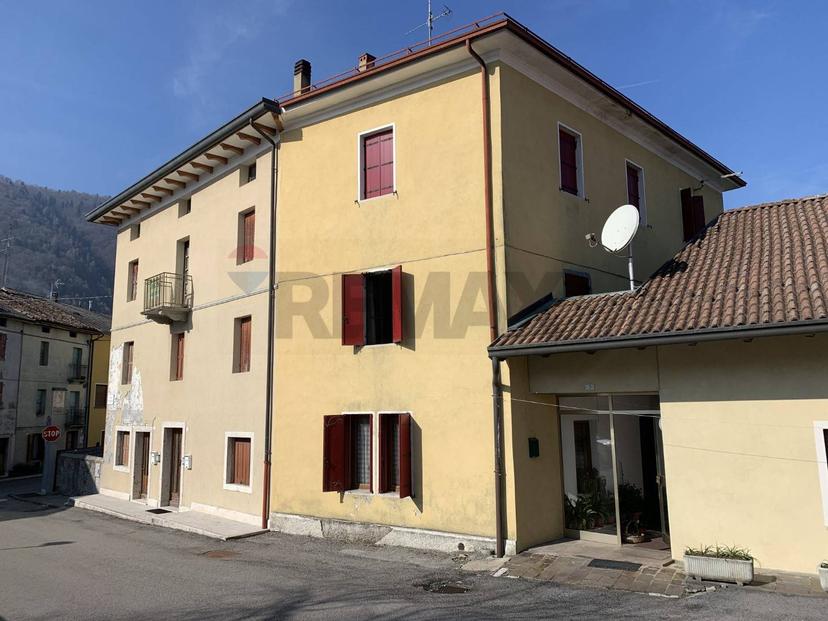 Casa indipendente in Piazza Monte Grappa 8, Seren del Grappa — foto 4 di 5
