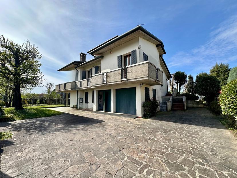 Villa in Via G. Matteotti Snc, Borgo Veneto — foto 2 di 5
