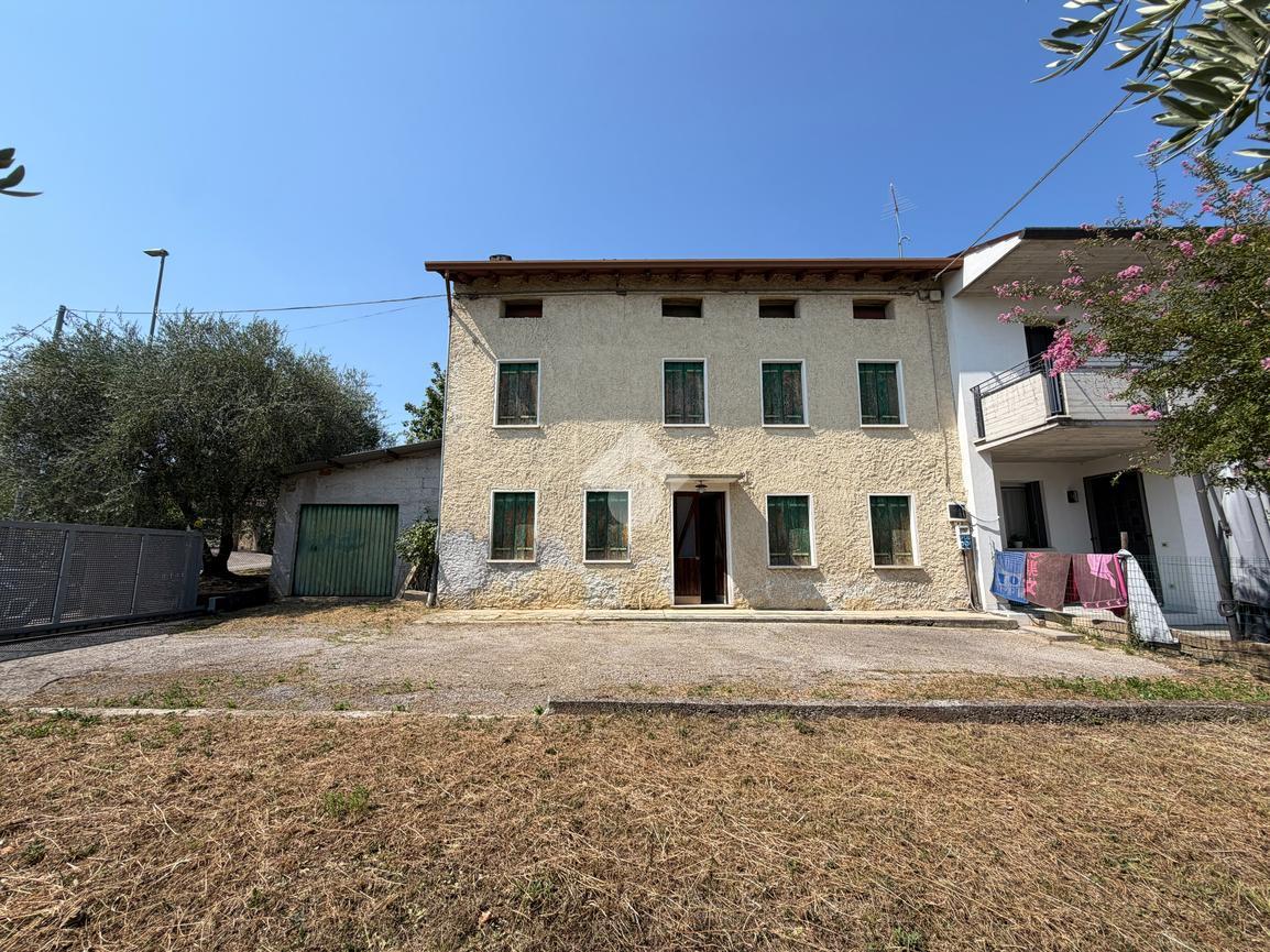 Casa indipendente in Via Creazzo 6, Pianezze