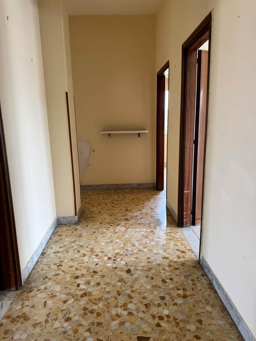 Trilocale, Castel Volturno