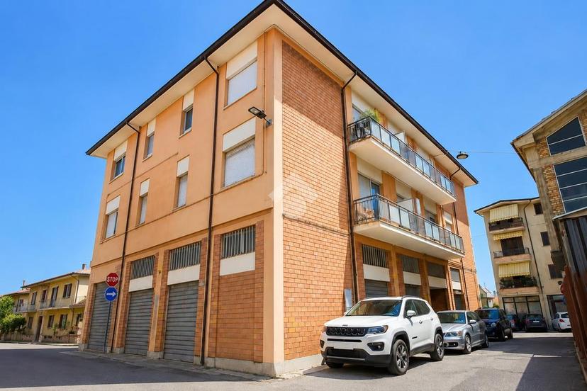 Quadrilocale in Via Borgo Nuovo 47, Mosciano Sant'Angelo — foto 3 di 5