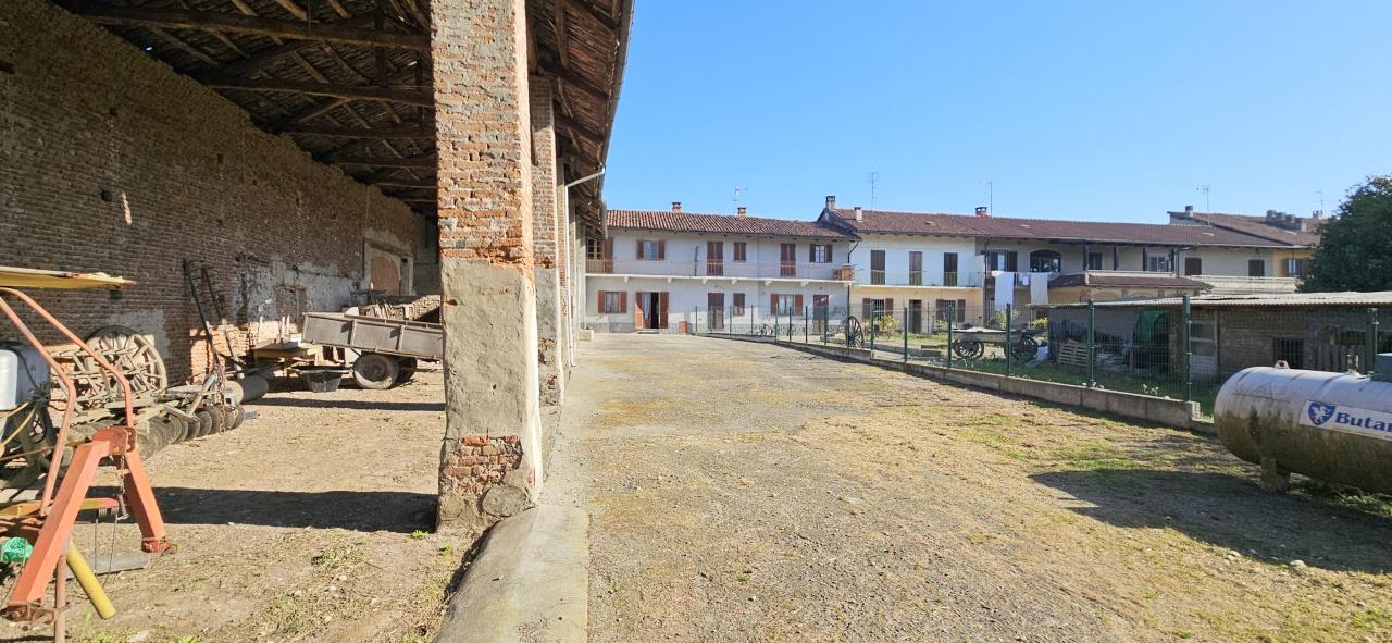 Casa indipendente in Via Poasso 7, Chivasso